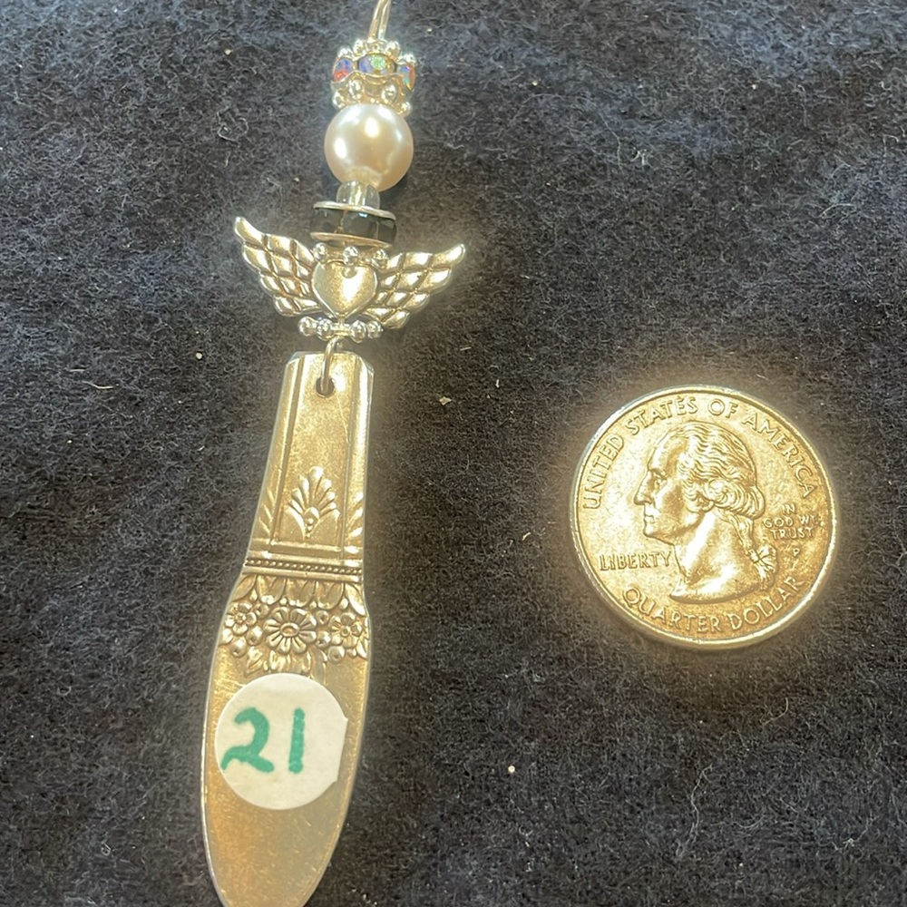 Handmade ornate silver angel pendant/ornament. - Picture 4 of 4